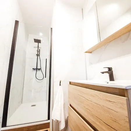 Clara's Place Апартаменты *